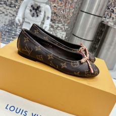 Louis Vuitton Flat Shoes